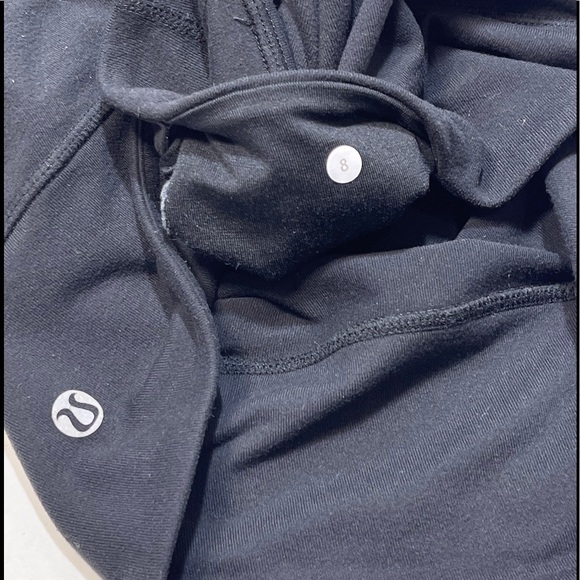 Lululemon Crop Leggings Ruffle Panels Capri Yoga Black Pants Women’s Size 8. - Picture 5 of 8